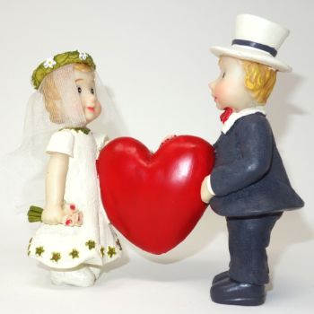 Hochzeitspaar Figur mit Herz