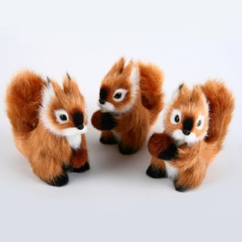 Dekoartikel Eichhörnchen mit Fell. 3 Modelle