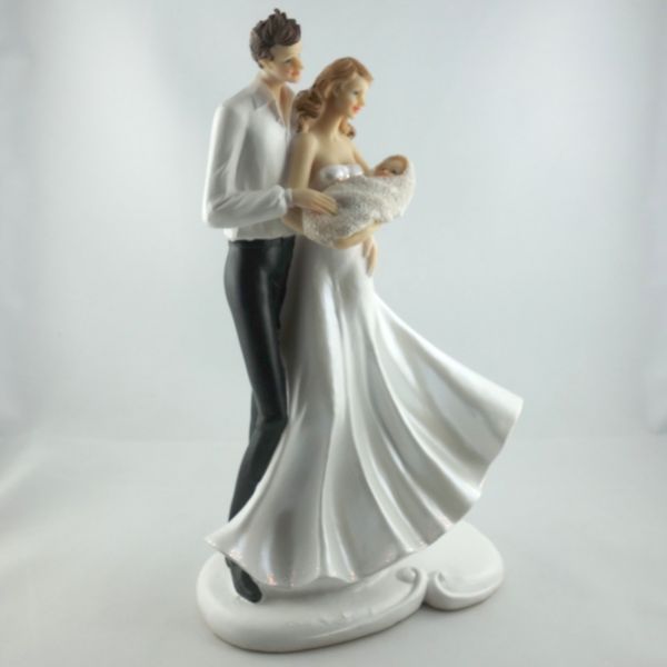 Brautpaar Tortenfigur mit kleinen Kind. 26 cm