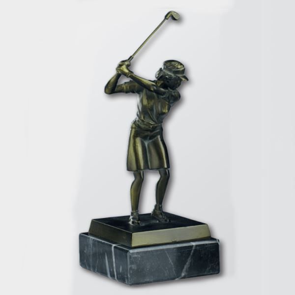 Figur Frau beim golfen, Gussmetall Bronze auf Sockel