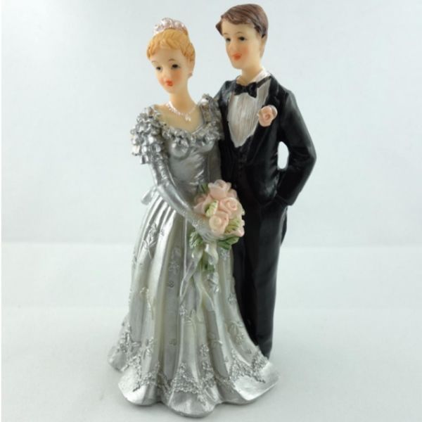 Hochzeitspaar mit silbernen Kleid. 13 cm