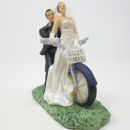 Hochzeitspaar mit Fahrrad