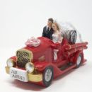 Deko Hochzeitspaar mit Feuerwehrauto