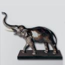 Elefanten Figur aus Metallguss auf Marmor