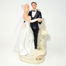 Figuren Hochzeitstorte Braut und Bräutigam auf Treppe